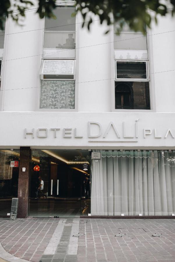Hotel Dali Plaza Ejecutivo Guadalajara Exteriér fotografie